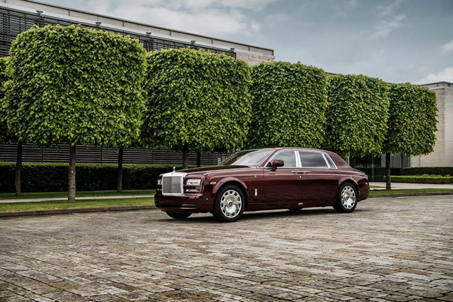 Đại gia Việt độ Rolls-Royce phong cách lạ: Phantom Hoà bình Vinh quang độc nhất gắn logo hổ mạ vàng - Ảnh 4. Đại gia Việt độ Rolls-Royce phong cách lạ: Phantom Hoà bình Vinh quang độc nhất gắn logo hổ mạ vàng - Ảnh 4.