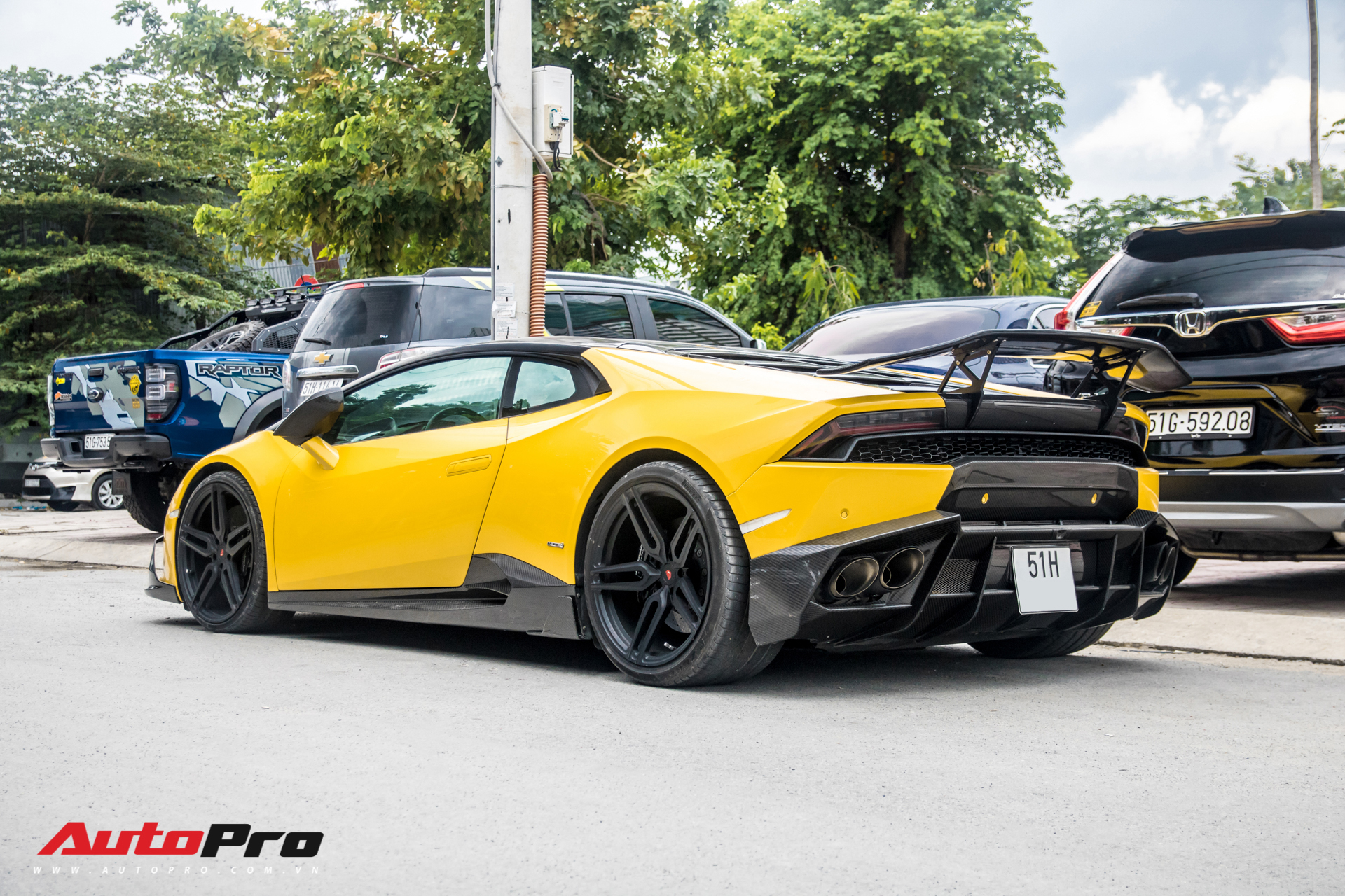 Lamborghini Huracan độ Mansory cực độc tiếp tục đổi chủ - 'siêu bò' long  đong bậc nhất Việt Nam