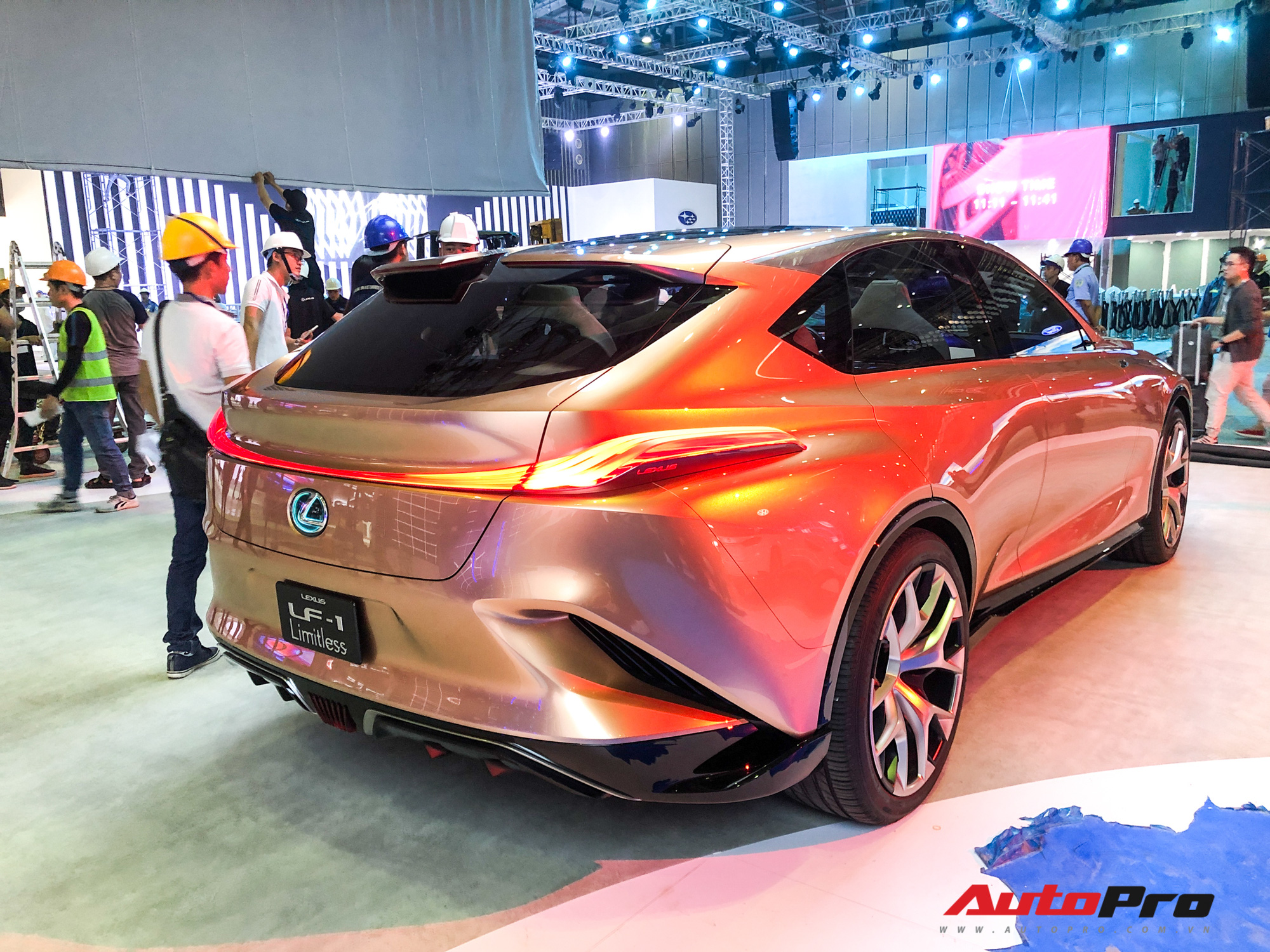 Tóm gọn mẫu concept LF-1 Limitless - Bom tấn của Lexus tại VMS 2019 - Ảnh 5. Tóm gọn mẫu concept LF-1 Limitless - Bom tấn của Lexus tại VMS 2019 - Ảnh 5.