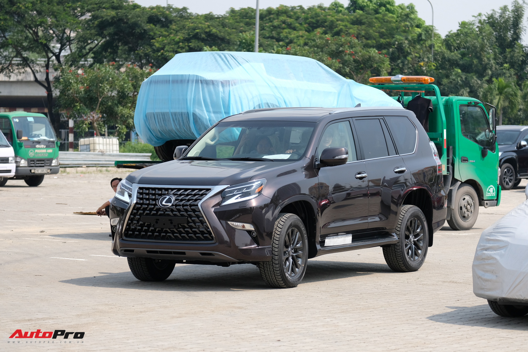 Hàng hot Lexus GX460 mới lộ diện trước giờ ra mắt tại Việt Nam, giá khoảng 5,69 tỷ đồng - Ảnh 1.