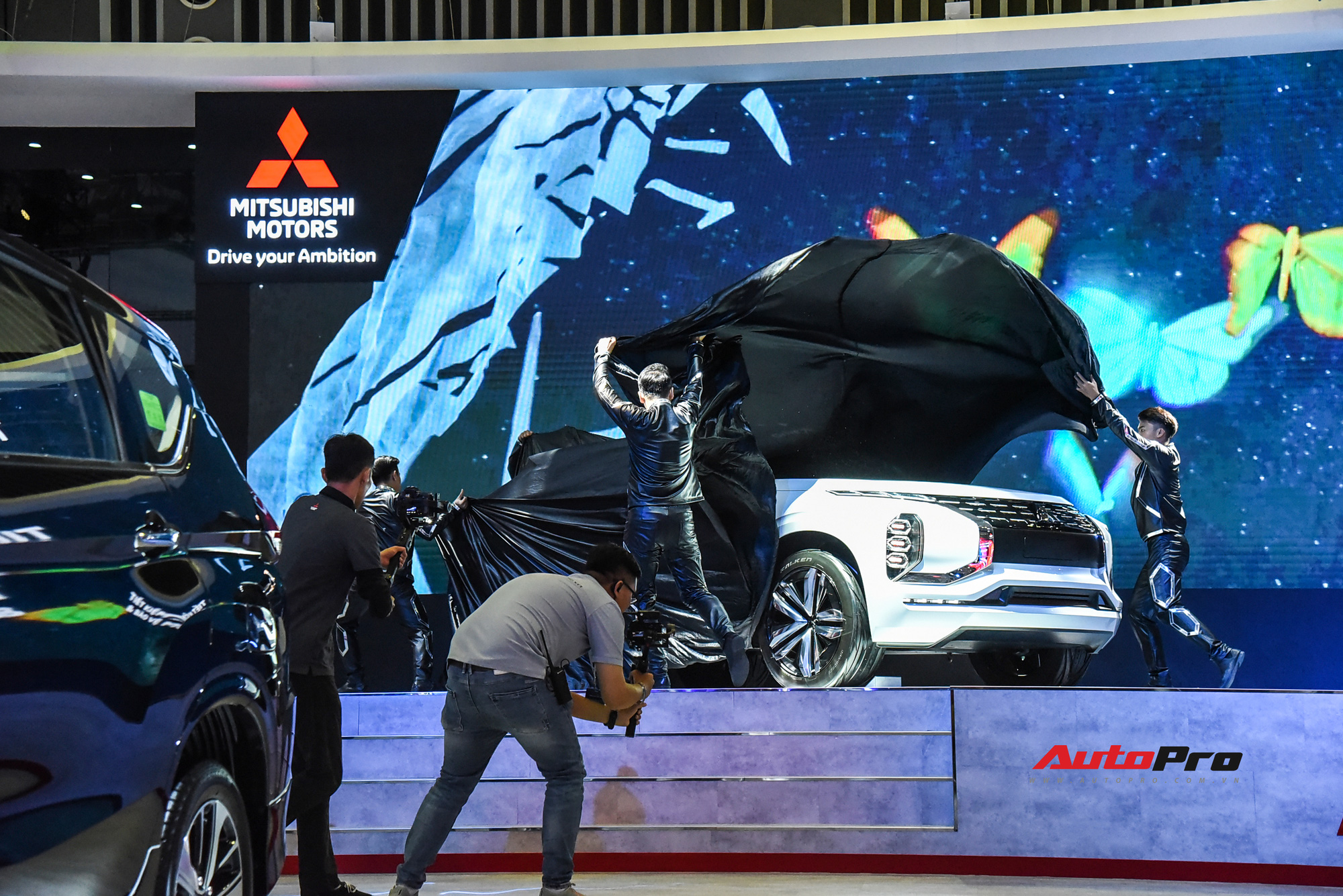 Trình làng GT-PHEV: Bản xem trước của Mitsubishi Outlander thế hệ mới cho người Việt - Ảnh 1.