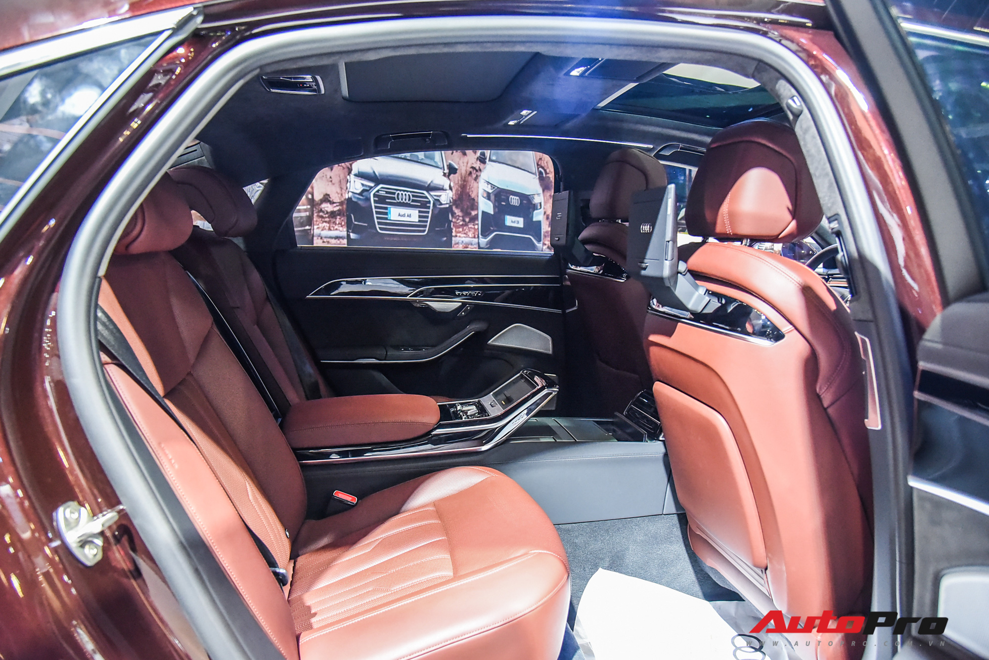 Chi tiết Audi A8L mới về Việt Nam - Quyết đấu BMW 7-Series và Mercedes-Benz S-Class - Ảnh 11. Chi tiết Audi A8L mới về Việt Nam - Quyết đấu BMW 7-Series và Mercedes-Benz S-Class - Ảnh 11.