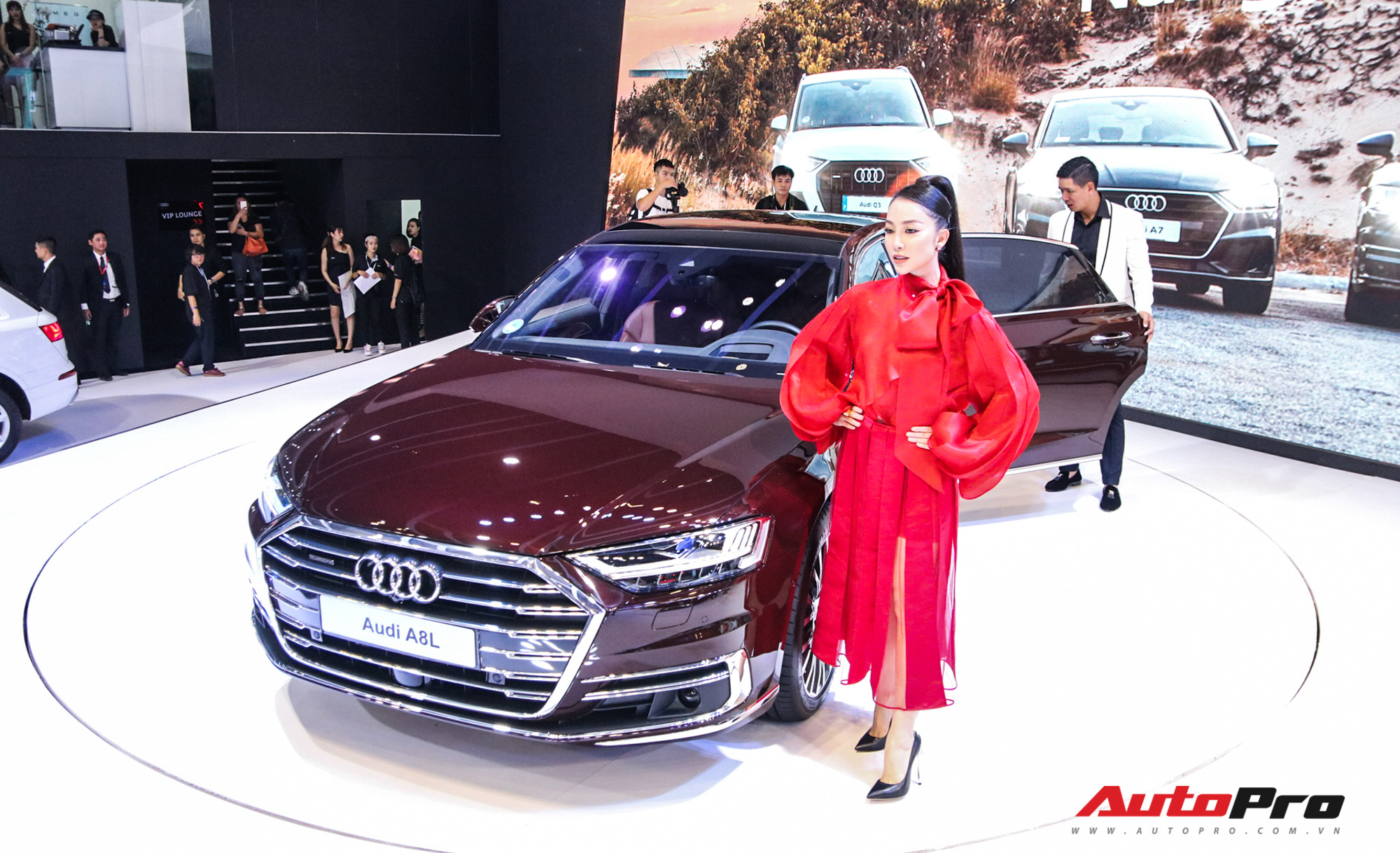 Chi tiết Audi A8L mới về Việt Nam - Quyết đấu BMW 7-Series và Mercedes-Benz S-Class - Ảnh 1. Chi tiết Audi A8L mới về Việt Nam - Quyết đấu BMW 7-Series và Mercedes-Benz S-Class - Ảnh 1.