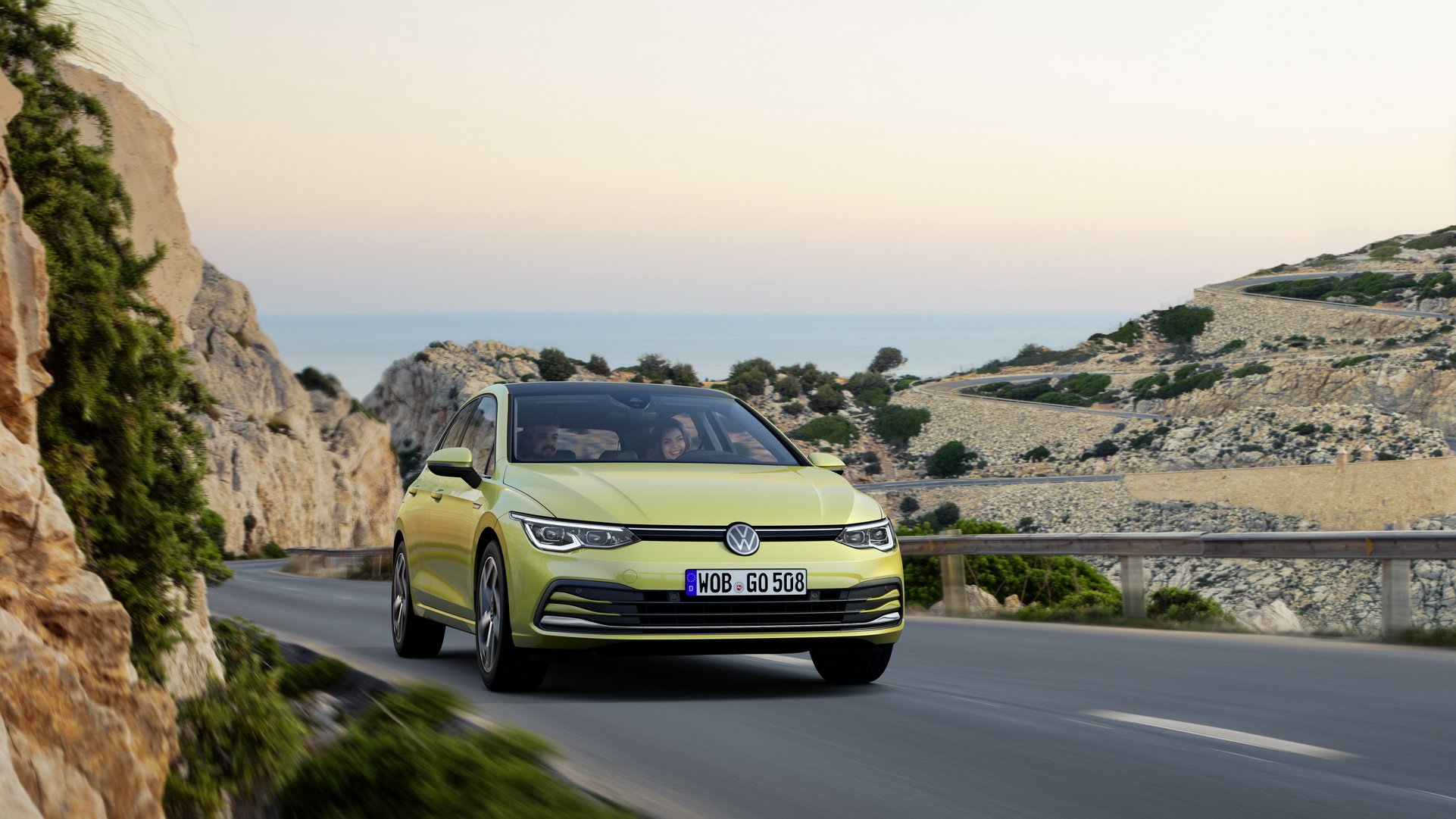 Ra mắt Volkswagen Golf 2020: Xe đáng mong chờ được bán tại Việt Nam - Ảnh 13. Ra mắt Volkswagen Golf 2020: Xe đáng mong chờ được bán tại Việt Nam - Ảnh 13.