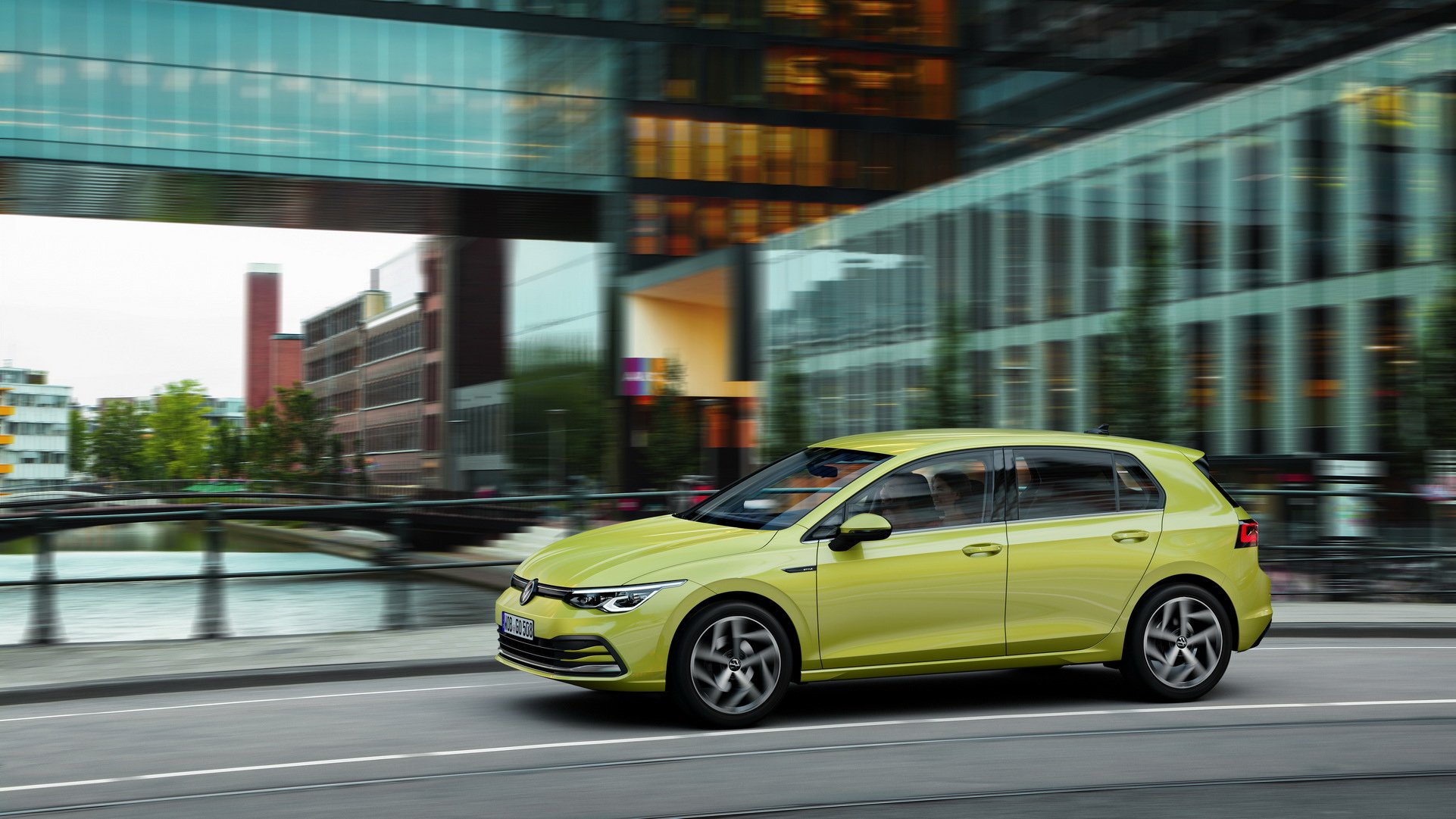 Ra mắt Volkswagen Golf 2020: Xe đáng mong chờ được bán tại Việt Nam - Ảnh 2. Ra mắt Volkswagen Golf 2020: Xe đáng mong chờ được bán tại Việt Nam - Ảnh 2.