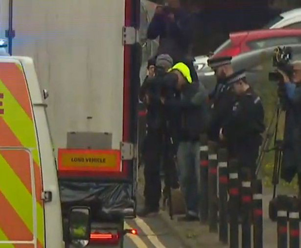 Chuyến đi tử thần của 39 nạn nhân trong xe container: Nhân viên an ninh tiết lộ lý do chiếc xe vượt qua được hải quan Anh Quốc - Ảnh 4.