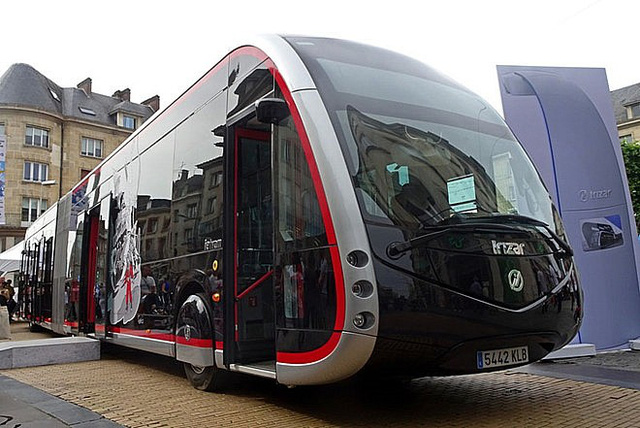 Hà Nội sẽ sử dụng xe buýt điện từ 2021  - Ảnh 1.