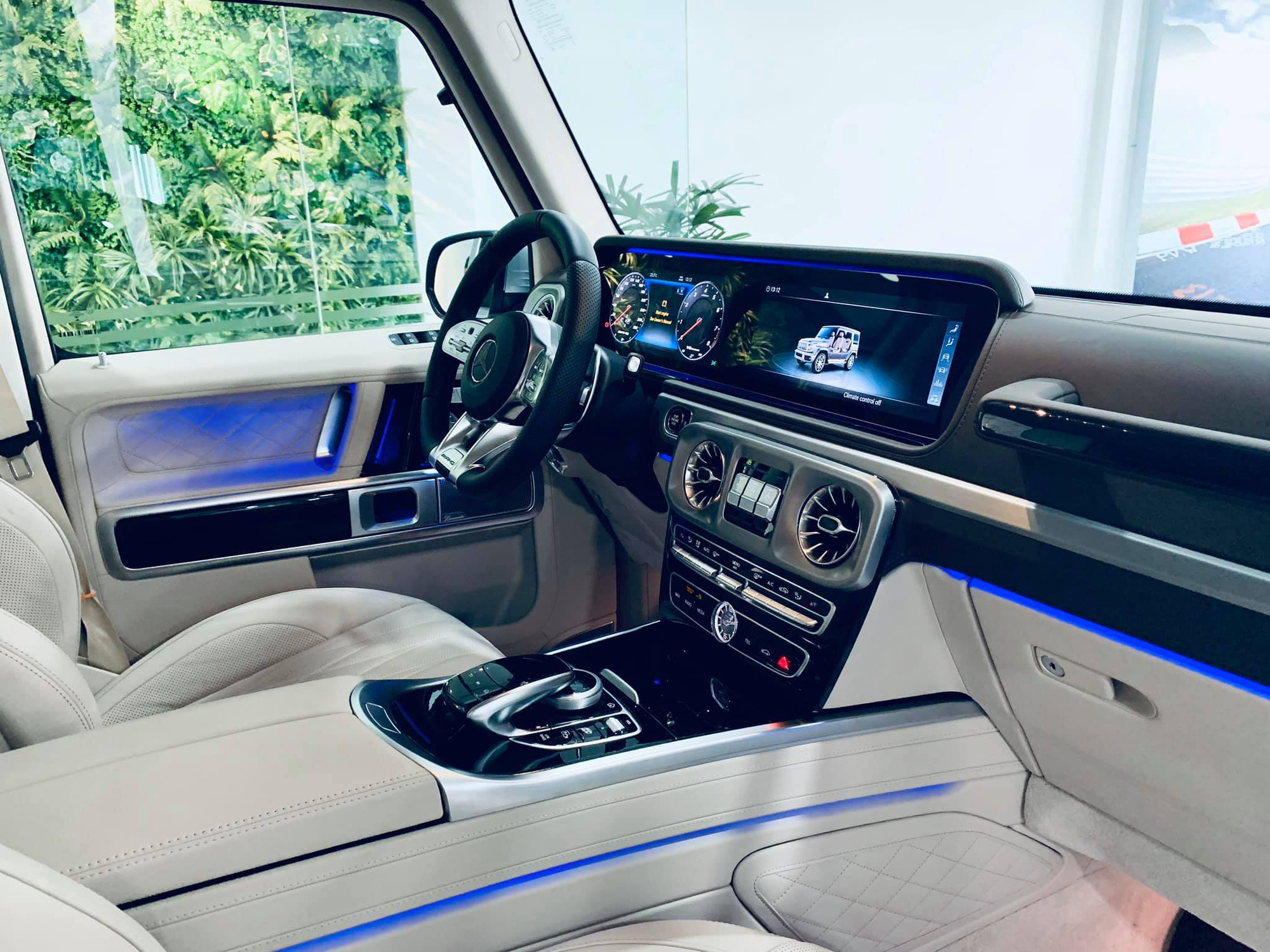 Mercedes-AMG G63 2019 chính hãng giá hơn 10 tỷ đồng bắt đầu đến tay khách Việt - Ảnh 2. Mercedes-AMG G63 2019 chính hãng giá hơn 10 tỷ đồng bắt đầu đến tay khách Việt - Ảnh 2.
