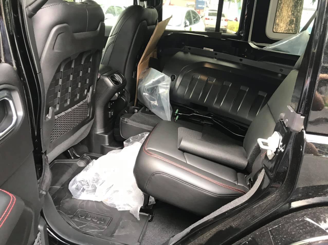 Cặp đôi Jeep Wrangler Rubicon 2019 đầu tiên về Việt Nam, giá khoảng 4 tỷ đồng - Ảnh 10.