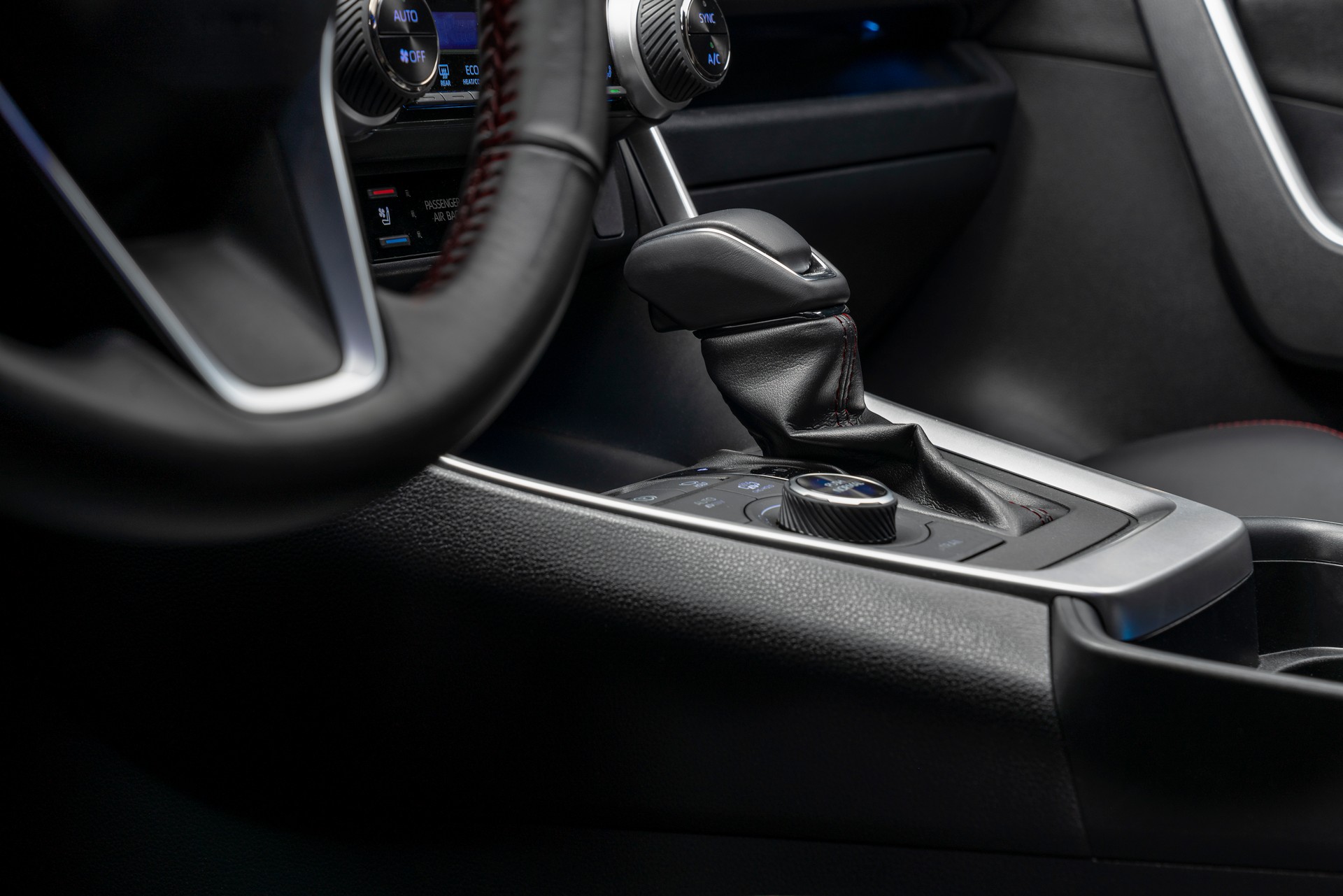Toyota công bố phiên bản RAV4 mạnh nhất nhưng cũng tiết kiệm nhiên liệu nhất - Ảnh 12. Toyota công bố phiên bản RAV4 mạnh nhất nhưng cũng tiết kiệm nhiên liệu nhất - Ảnh 12.