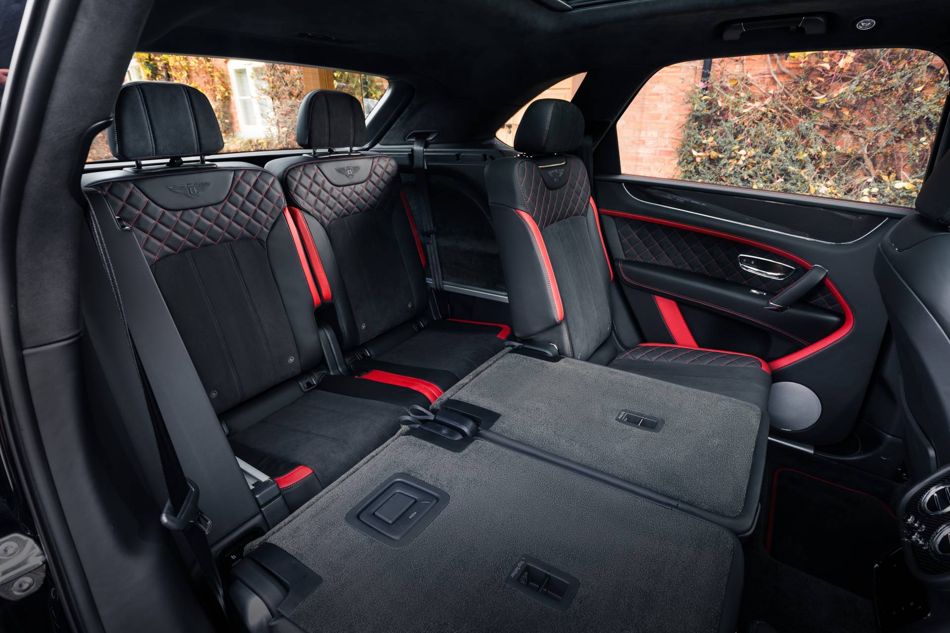 Bentley thêm tùy chọn 4 và 7 chỗ Bentayga - Ảnh 4. Bentley thêm tùy chọn 4 và 7 chỗ Bentayga - Ảnh 4.