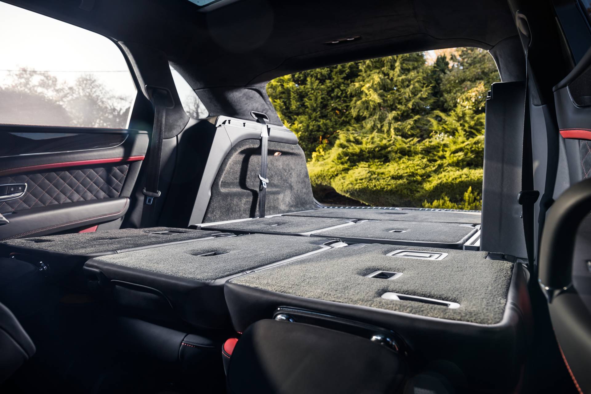 Bentley thêm tùy chọn 4 và 7 chỗ Bentayga - Ảnh 5. Bentley thêm tùy chọn 4 và 7 chỗ Bentayga - Ảnh 5.