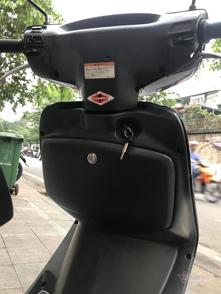 Xe tay ga Honda Spacy 11 năm tuổi giá 125 triệu ở Hà Nội - Ảnh 5. Xe tay ga Honda Spacy 11 năm tuổi giá 125 triệu ở Hà Nội - Ảnh 5.