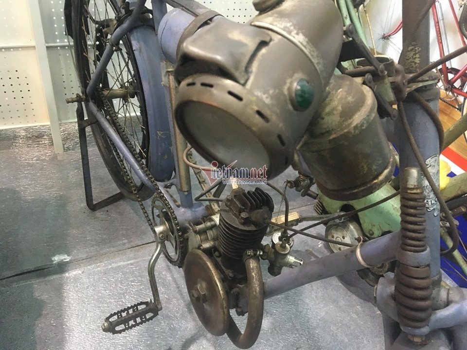 Xe đạp cổ 109 năm tuổi hàng hiếm giá hơn 200 triệu ở Hà Nội - Ảnh 4.