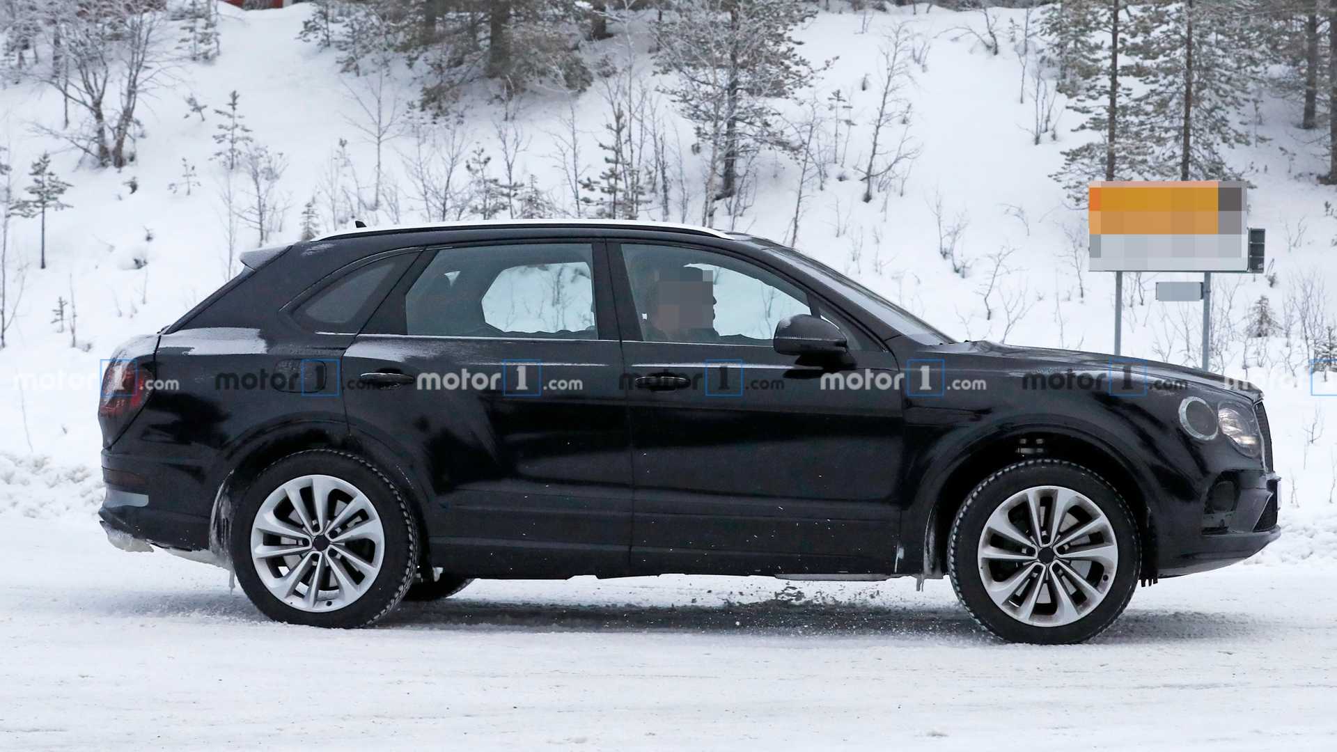Bentley Bentayga facelift sắp ra mắt: Nâng cấp nhỏ giọt, dễ nhường hào quang cho đối thủ? - Ảnh 2. Bentley Bentayga facelift sắp ra mắt: Nâng cấp nhỏ giọt, dễ nhường hào quang cho đối thủ? - Ảnh 2.
