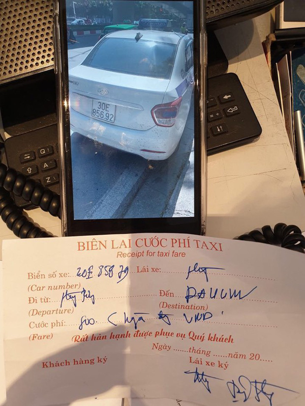 Ha Noi Mot tai xe bi to chat chem khach nuoc ngoai 960k cho quang duong chi 96k hang taxi Thanh Nga len tieng