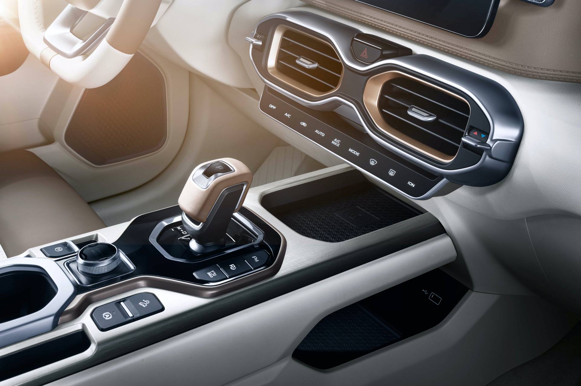 Hãng xe Trung Quốc Geely công bố SUV nhỏ, tham vọng lớn nhưng na ná Range Rover - Ảnh 5.