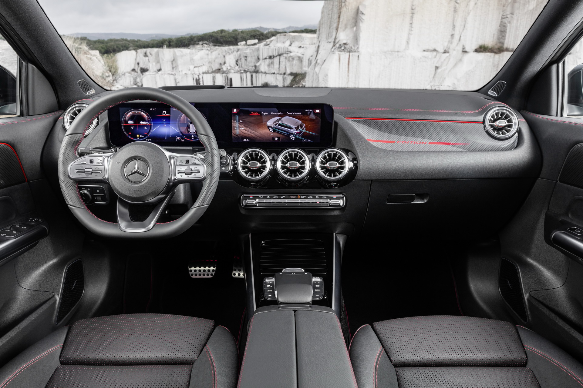 SUV hiệu suất cao giá rẻ Mercedes-AMG GLA 35 sẽ mở bán vào đầu năm 2020 - Ảnh 5. SUV hiệu suất cao giá rẻ Mercedes-AMG GLA 35 sẽ mở bán vào đầu năm 2020 - Ảnh 5.