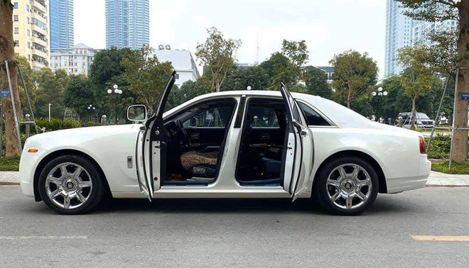Rolls Royce Phantom cũ giá 8 tỷ nộp thuế hơn 154 tỷ đồng