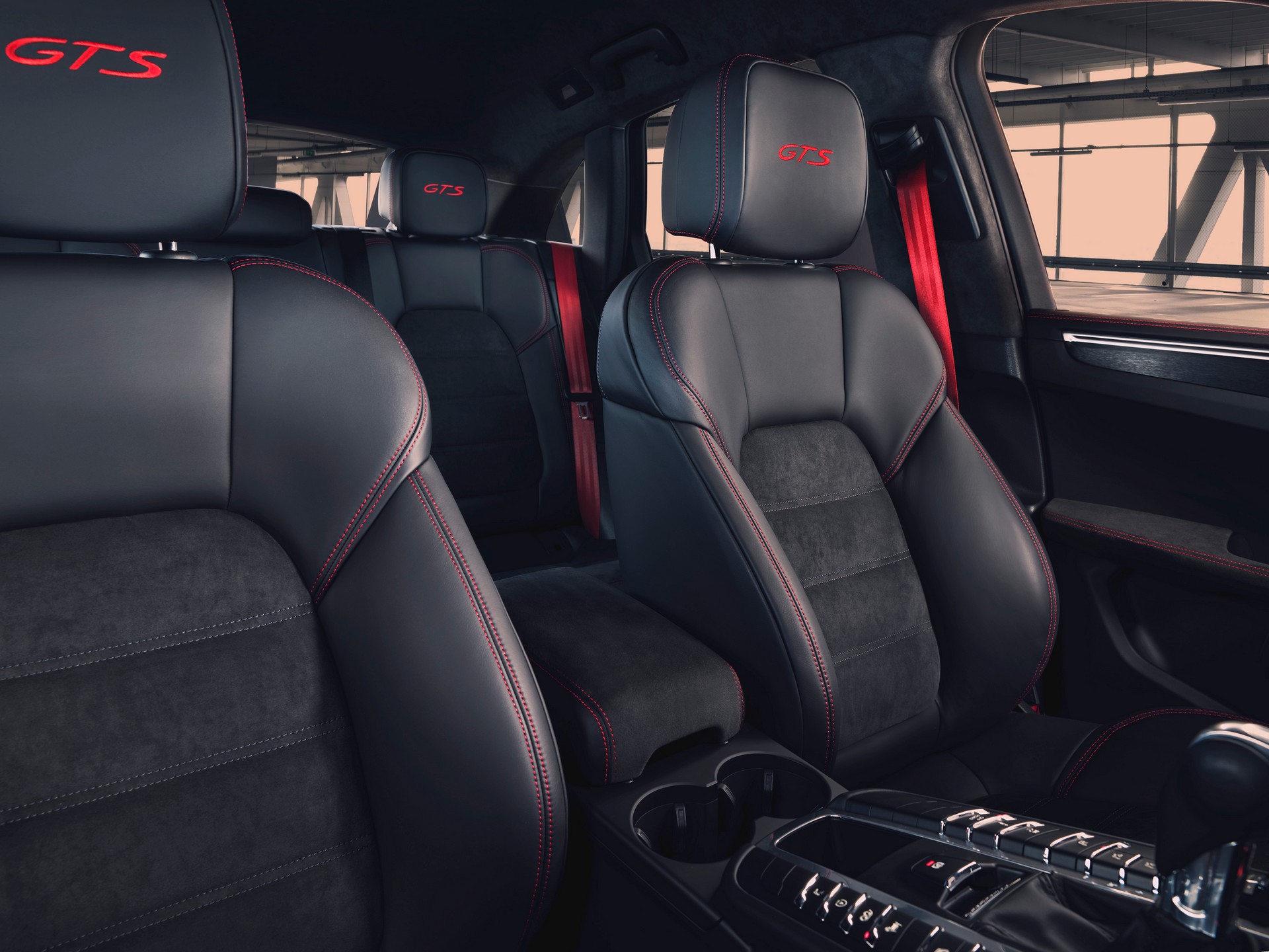 Ra mắt Porsche Macan GTS mới: Baby Turbo trở lại, lợi hại hơn - Ảnh 5. Ra mắt Porsche Macan GTS mới: Baby Turbo trở lại, lợi hại hơn - Ảnh 5.