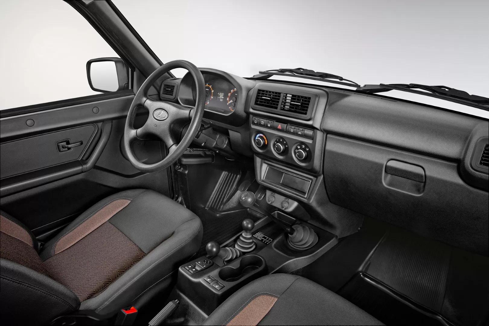 Huyền thoại Lada Niva ra mắt phiên bản mới, giá vẫn rẻ như cho nhưng một vài nâng cấp còn bất ngờ hơn - Ảnh 1. Huyền thoại Lada Niva ra mắt phiên bản mới, giá vẫn rẻ như cho nhưng một vài nâng cấp còn bất ngờ hơn - Ảnh 1.