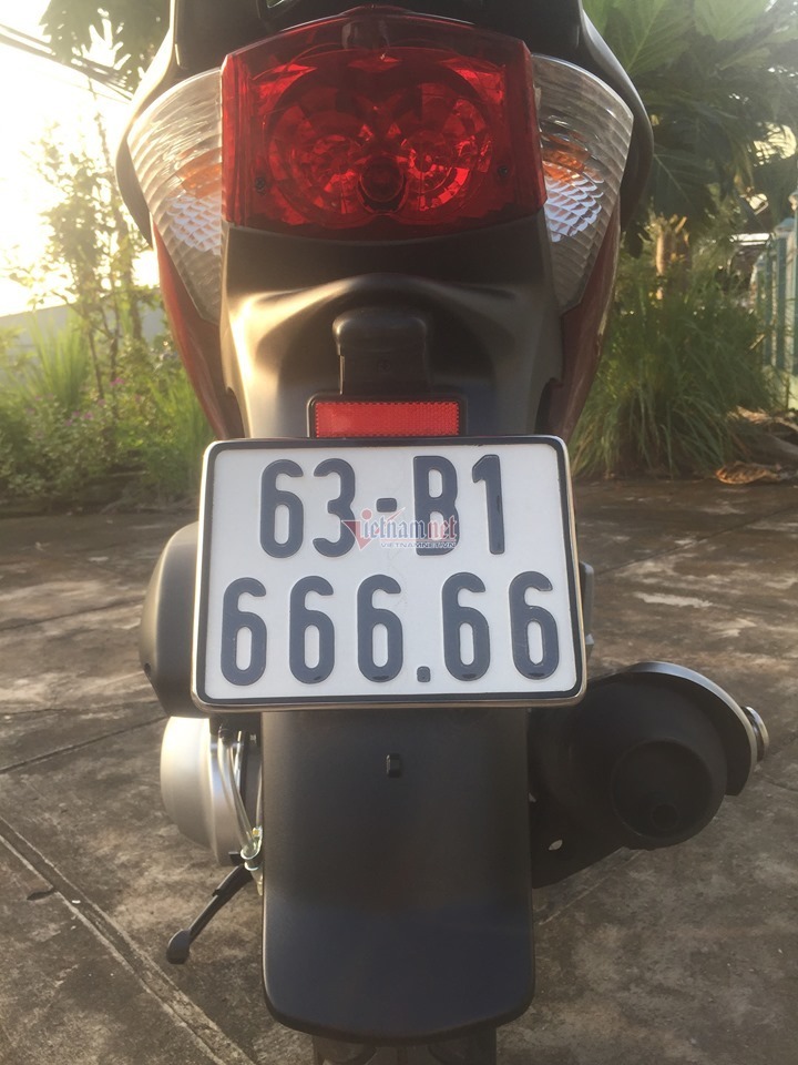Honda SH cũ 9 năm tuổi giá 390 triệu của thầy giáo ở Vĩnh Long - Ảnh 4. Honda SH cũ 9 năm tuổi giá 390 triệu của thầy giáo ở Vĩnh Long - Ảnh 4.