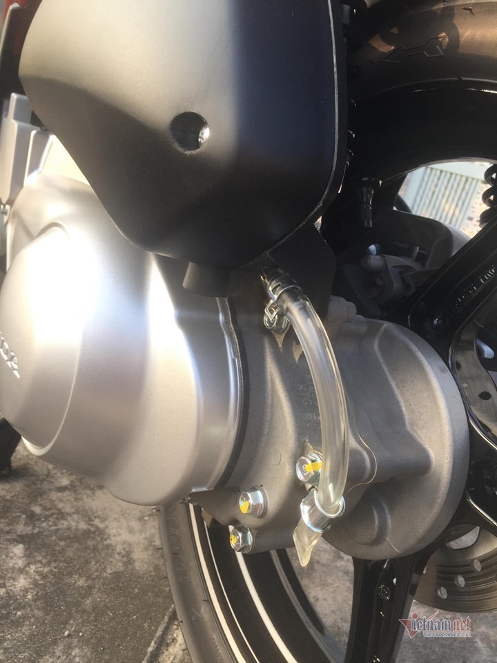 Honda SH cũ 9 năm tuổi giá 390 triệu của thầy giáo ở Vĩnh Long - Ảnh 5. Honda SH cũ 9 năm tuổi giá 390 triệu của thầy giáo ở Vĩnh Long - Ảnh 5.