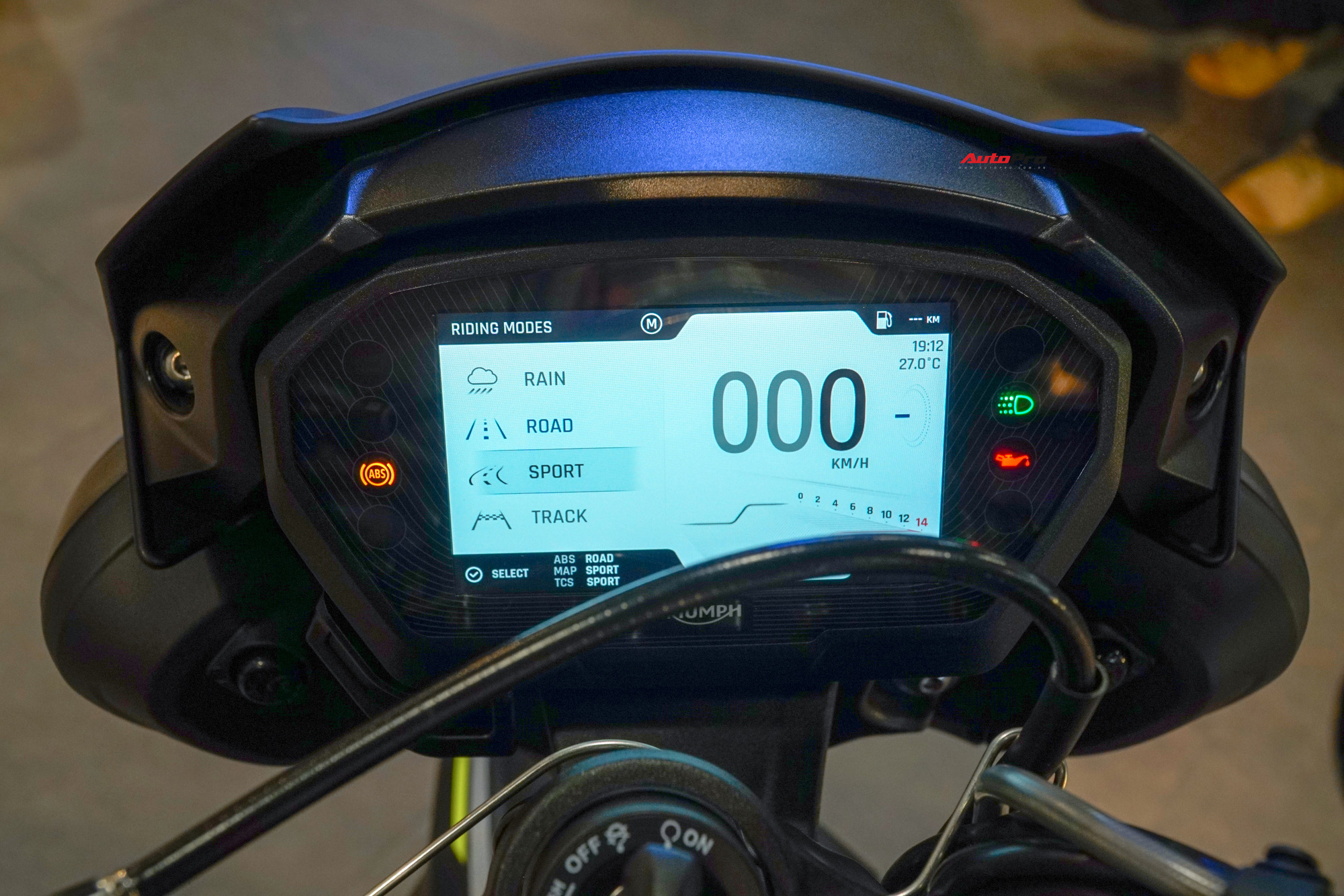 Triumph Street Triple RS 2020 chính thức ra mắt tại Việt Nam: Tăng công suất, giảm giá bán - Ảnh 7. Triumph Street Triple RS 2020 chính thức ra mắt tại Việt Nam: Tăng công suất, giảm giá bán - Ảnh 7.