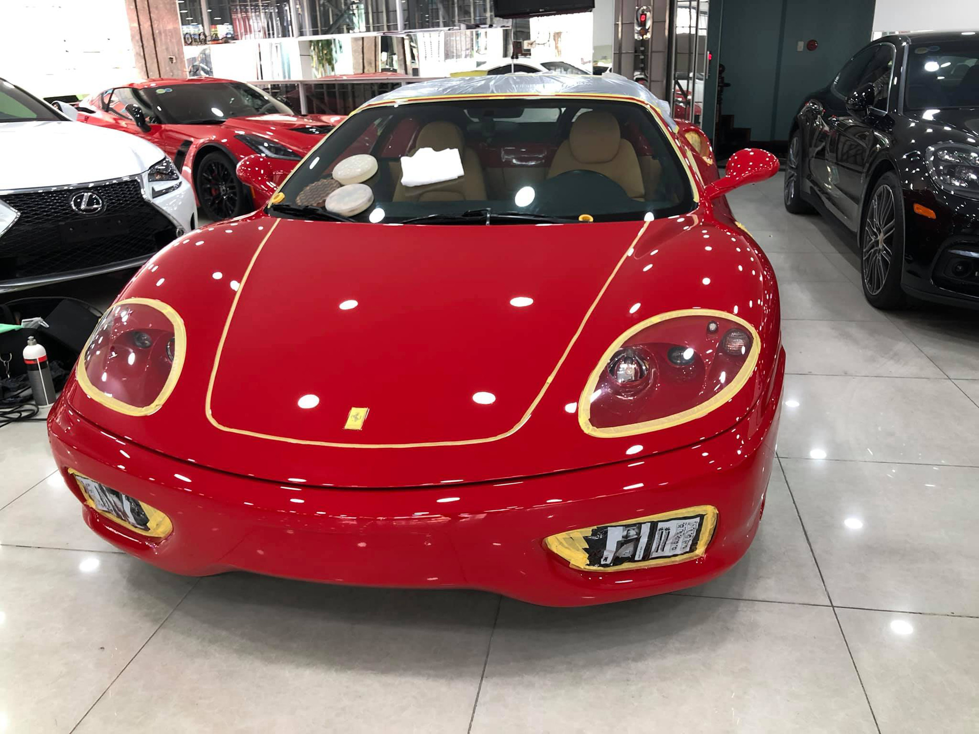 Siêu xe Ferrari thứ 5 chia tay ông chủ cà phê Trung Nguyên trong năm 2019 - Ảnh 3. Siêu xe Ferrari thứ 5 chia tay ông chủ cà phê Trung Nguyên trong năm 2019 - Ảnh 3.