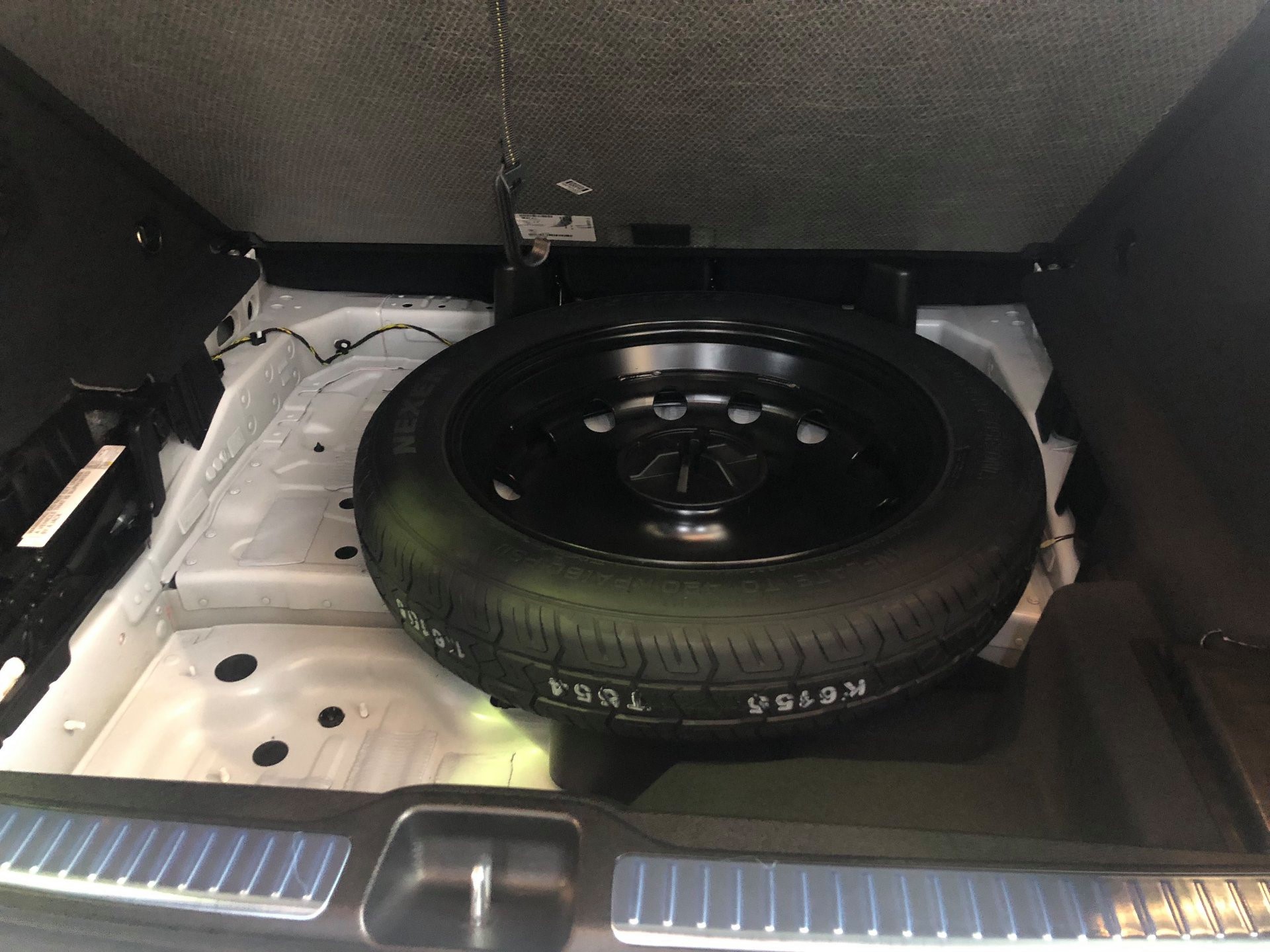 Đắt hơn 350 triệu đồng, Mercedes-Benz GLC 300 2020 khác gì so với phiên bản cũ? - Ảnh 3. Đắt hơn 350 triệu đồng, Mercedes-Benz GLC 300 2020 khác gì so với phiên bản cũ? - Ảnh 3.