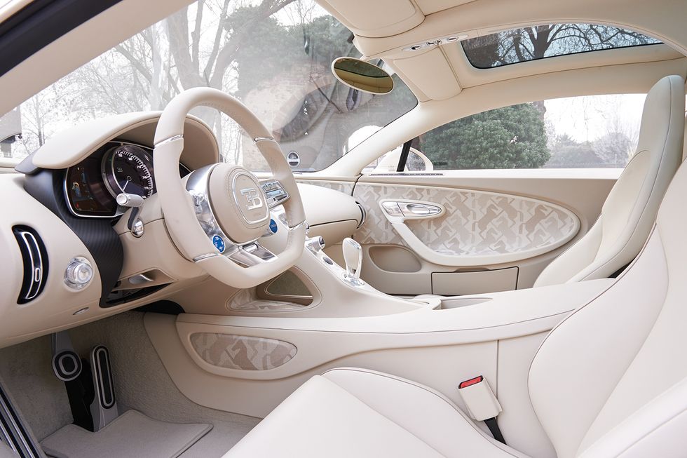 Siêu phẩm Bugatti Chiron độc nhất vô nhị trao tay đại gia bất động sản sau 3 năm hoàn thiện - Ảnh 10.