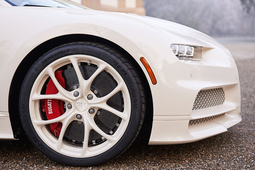 Siêu phẩm Bugatti Chiron độc nhất vô nhị trao tay đại gia bất động sản sau 3 năm hoàn thiện - Ảnh 7.