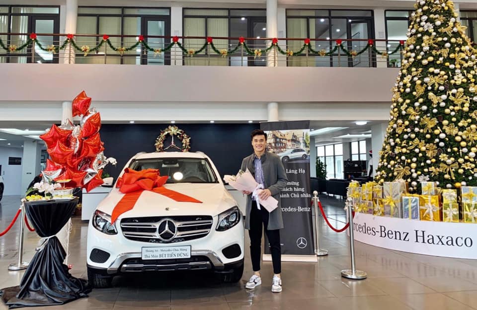 Soi xe của tuyển thủ đội tuyển Việt Nam: Ai cũng mua Mercedes-Benz nhưng đội trưởng Quế Ngọc Hải lại giản dị bất ngờ - Ảnh 3.