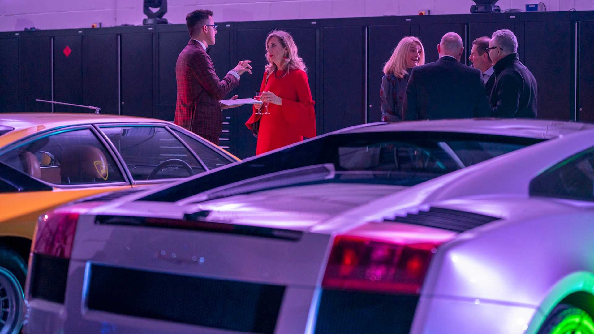 Lamborghini tổ chức tiệc tối cho khách VIP với thực đơn siêu dị - Ảnh 4. Lamborghini tổ chức tiệc tối cho khách VIP với thực đơn siêu dị - Ảnh 4.