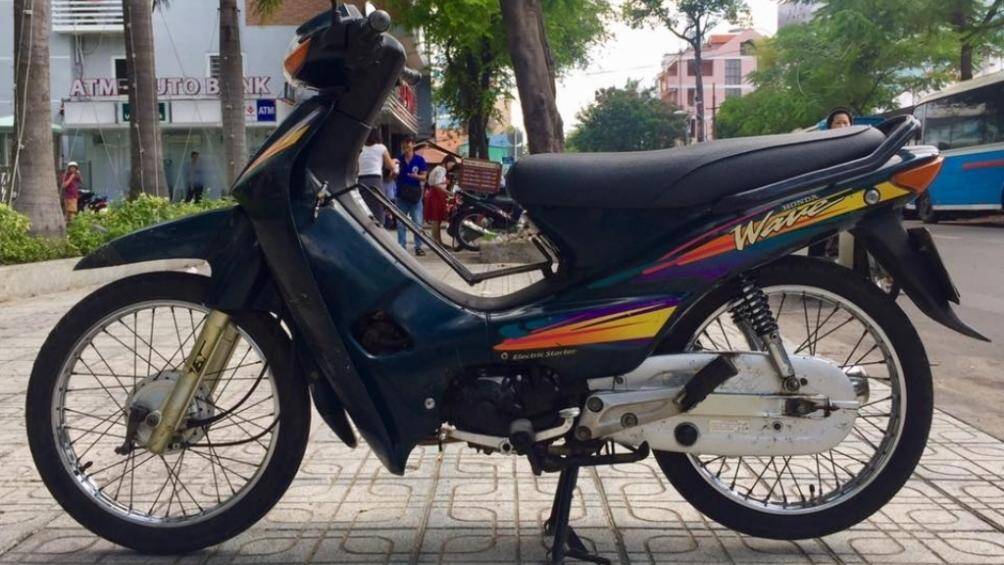 Giá xe máy Honda Wave 110i nhập Thái rớt gần 20 triệu đồng