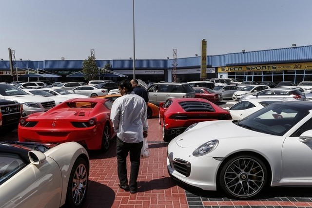 Thiên đường siêu xe secondhand giá rẻ ở Dubai: Khi người giàu chỉ đi 50 km đã bán, mua xe khác để trải nghiệm - Ảnh 1.