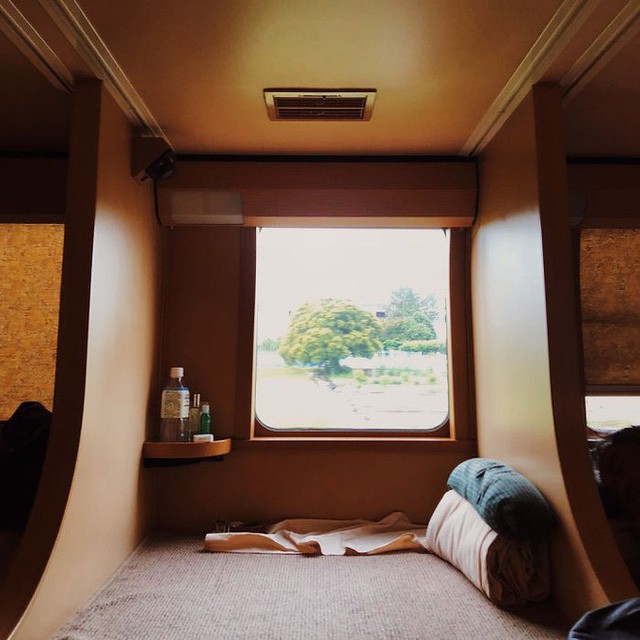 Căn hộ di động xuyên đêm ở Nhật Bản: Bên ngoài cũ kĩ đơn sơ, bên trong nội thất tiện nghi bất ngờ - Ảnh 11.