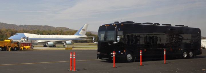 Ngắm siêu xe buýt của Tổng thống Mỹ - Ảnh 4.