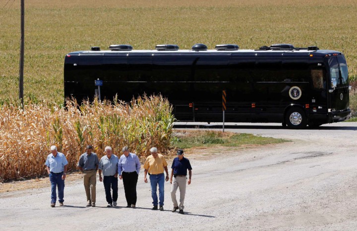 Ngắm siêu xe buýt của Tổng thống Mỹ - Ảnh 7.