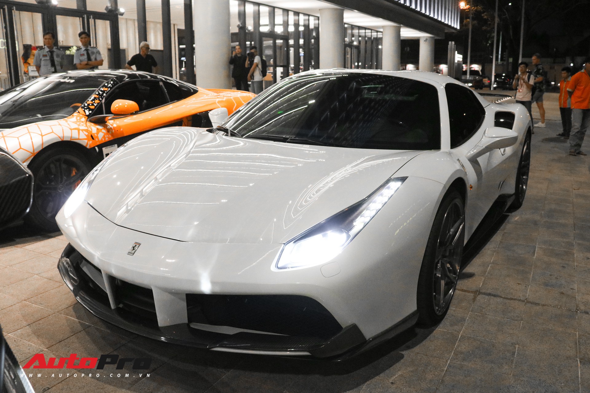 Ferrari 488 Spider Của đại Gia Bình Phước Lên Gói độ Carbon