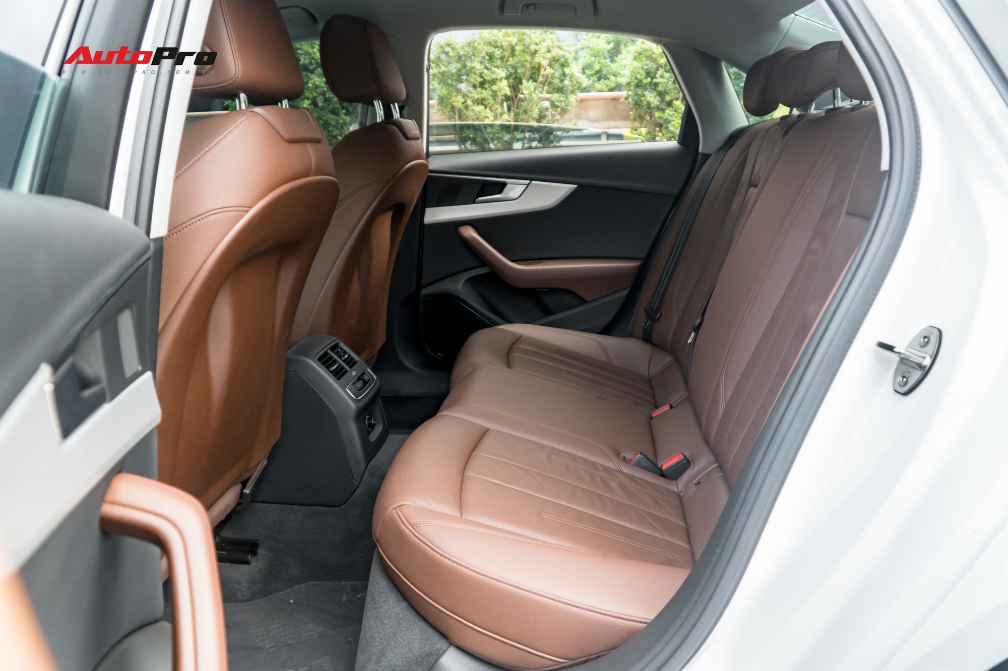 Giữ như mới nhưng đây là số tiền chủ xe Audi A4 đã mất sau 30.000 km đầu tiên - Ảnh 12. Giữ như mới nhưng đây là số tiền chủ xe Audi A4 đã mất sau 30.000 km đầu tiên - Ảnh 12.