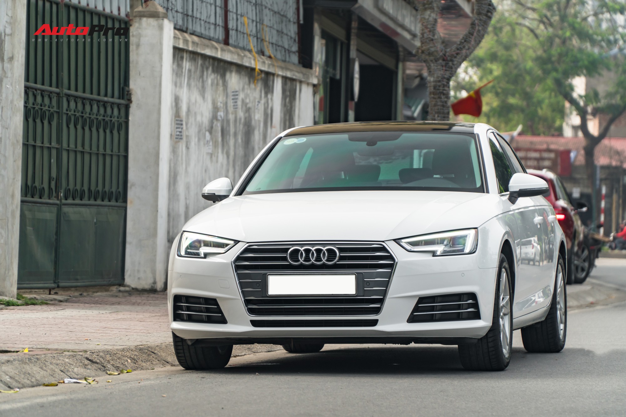 Giữ như mới nhưng đây là số tiền chủ xe Audi A4 đã mất sau 30.000 km đầu tiên - Ảnh 1. Giữ như mới nhưng đây là số tiền chủ xe Audi A4 đã mất sau 30.000 km đầu tiên - Ảnh 1.