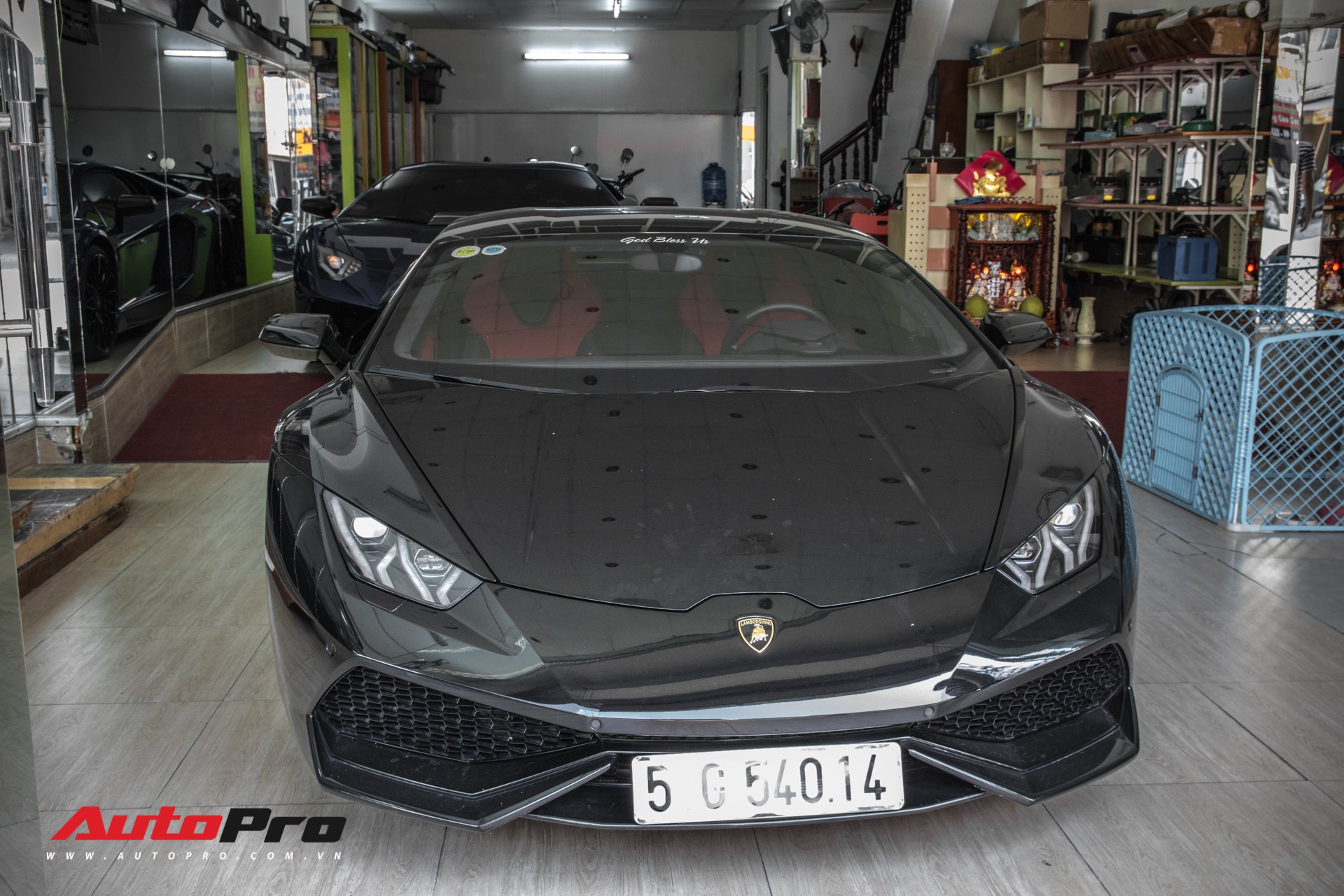 Đại gia Bitcoin chia tay Lamborghini Huracan màu đen độc nhất Việt Nam