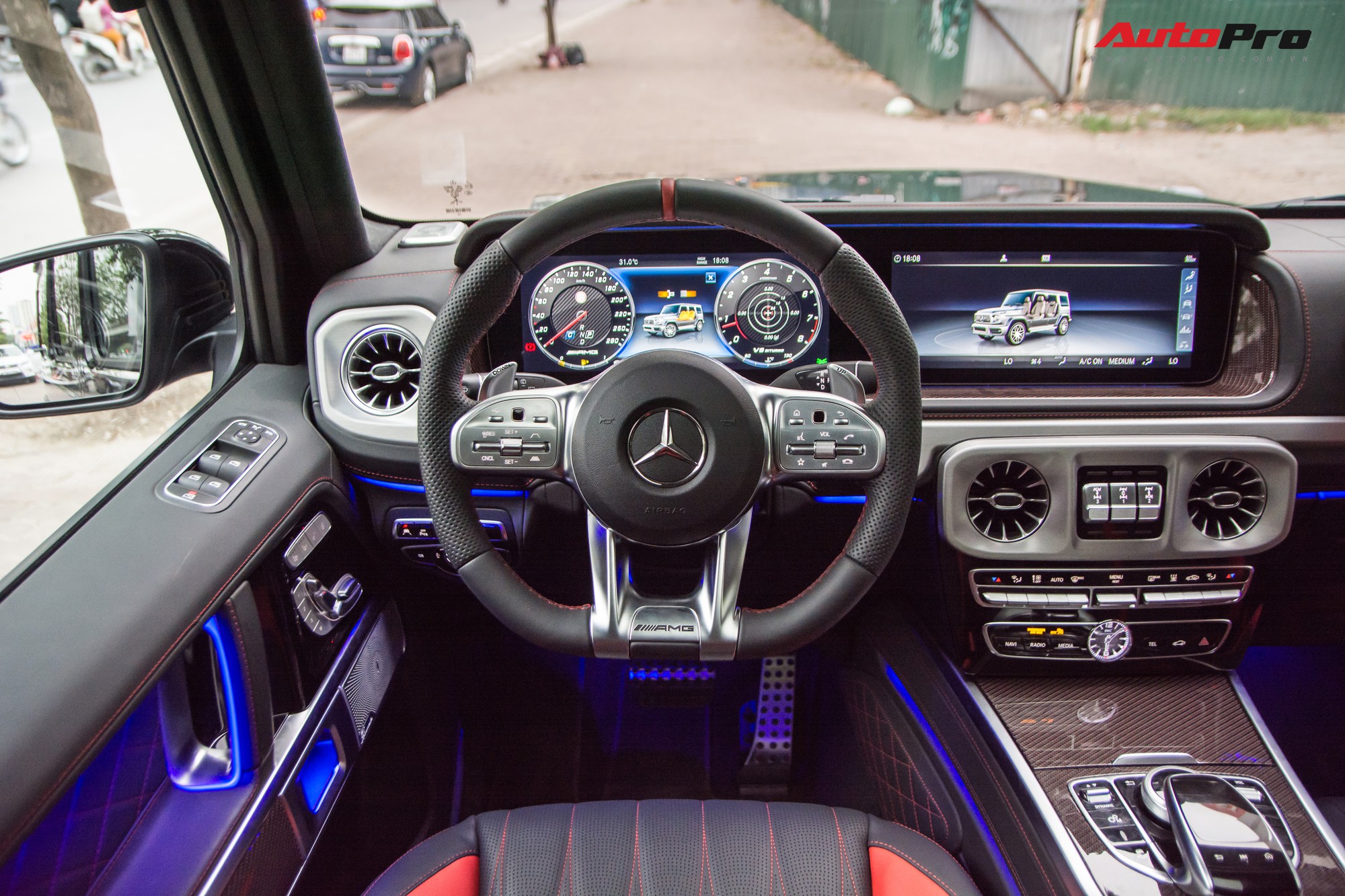 Mercedes-AMG G 63 đặc biệt ch&agrave;o h&agrave;ng đại gia Việt với trang bị lạ l&ugrave;ng gắn v&ocirc;-lăng - Ảnh 7.