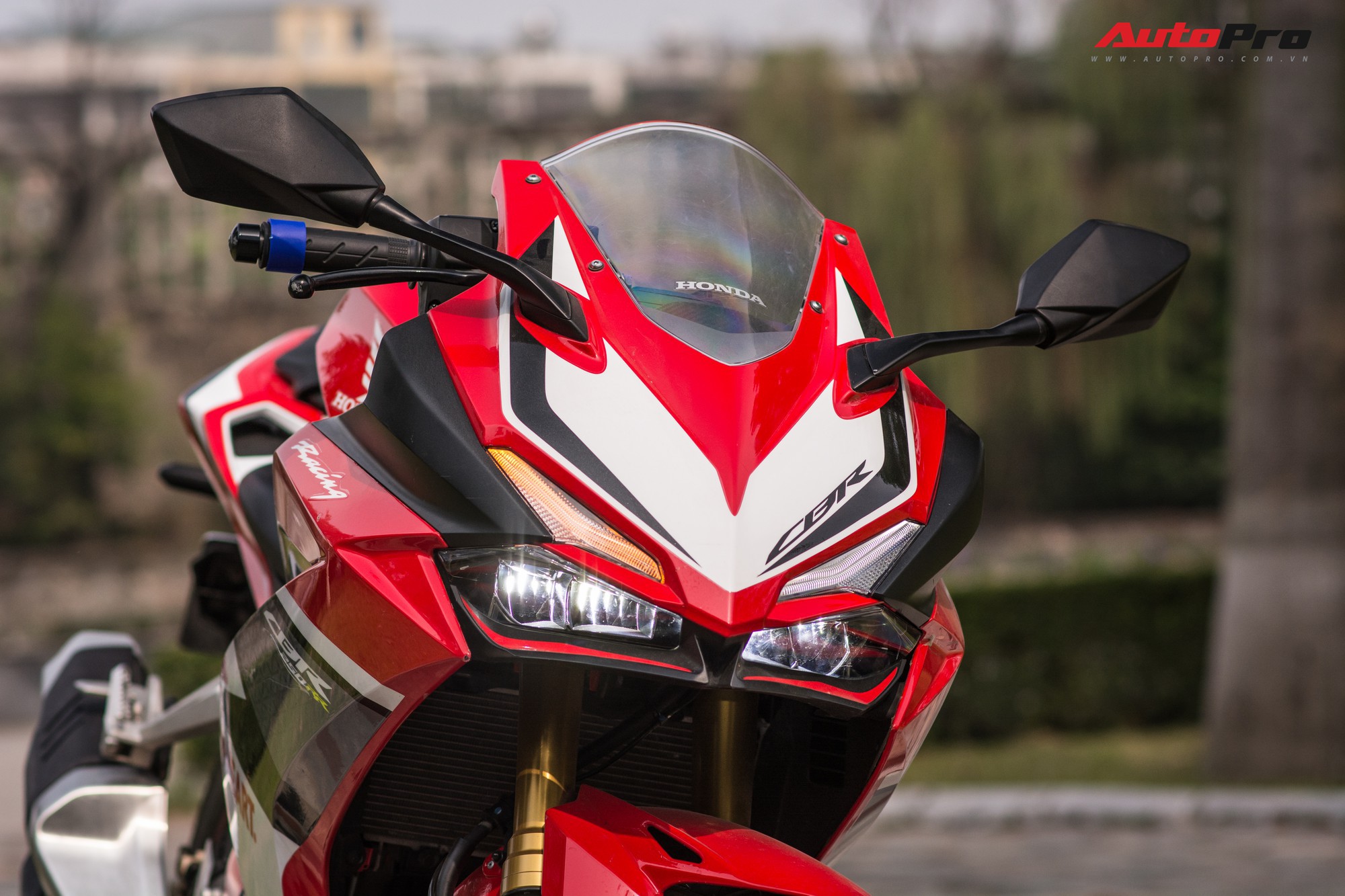 Honda CBR250RR giảm giá hàng chục triệu đồng sau 2 năm về Việt Nam, có lúc chạm đáy 150 triệu đồng Honda Cbr250Rr Giảm Giá Hàng Chục Triệu Đồng Sau 2 Năm Về Việt Nam, Có Lúc Chạm Đáy 150 Triệu Đồng