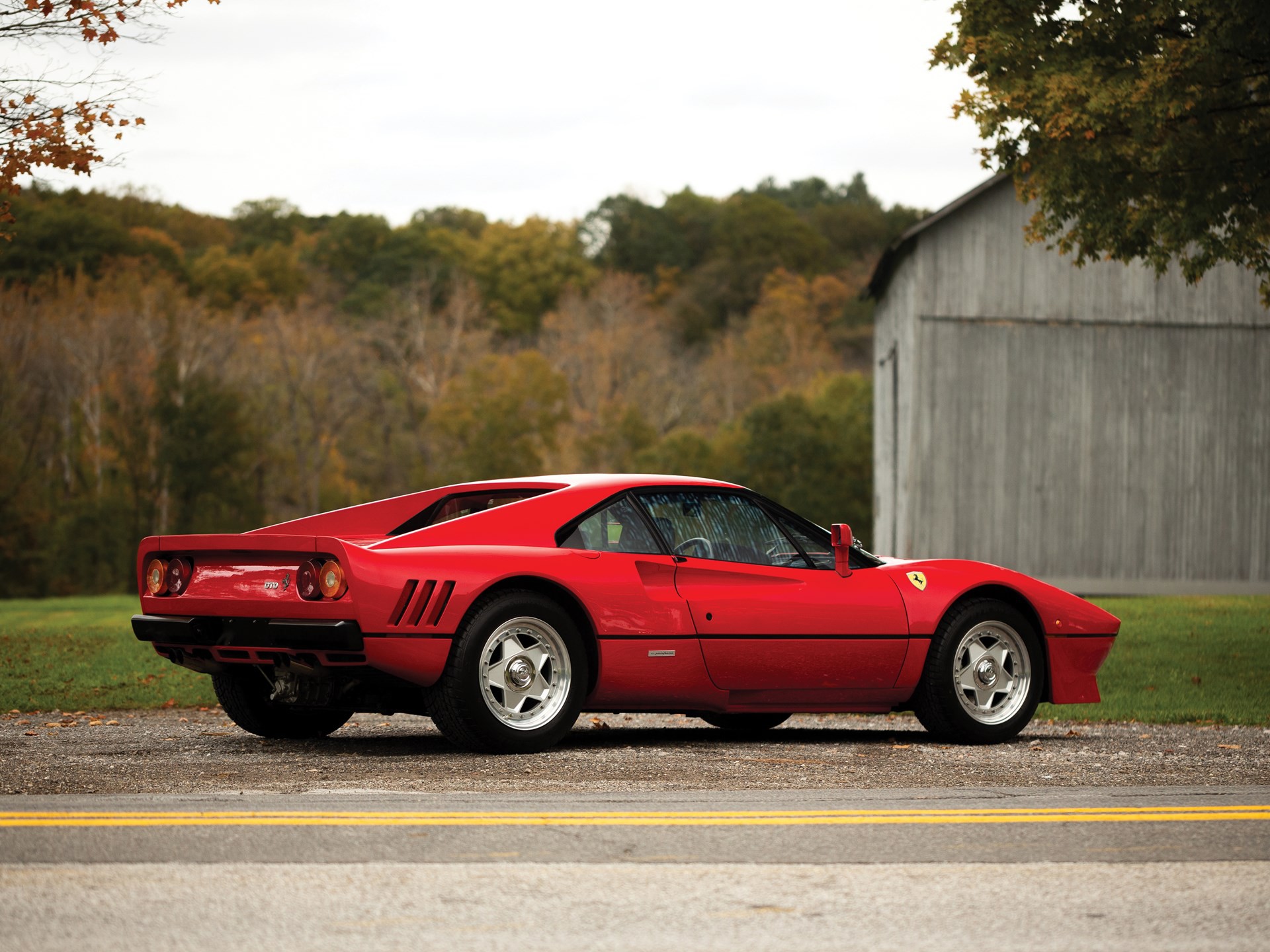 Hỏi mua Ferrari triệu đô, thanh niên nhanh chân phóng mất dạng bỏ lại chủ xe đứng nhìn - Ảnh 2. Hỏi mua Ferrari triệu đô, thanh niên nhanh chân phóng mất dạng bỏ lại chủ xe đứng nhìn - Ảnh 2.