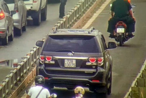  Ôtô tràn vào làn xe máy trên đường dẫn cao tốc TP HCM - Long Thành - Dầu Giây  - Ảnh 1.