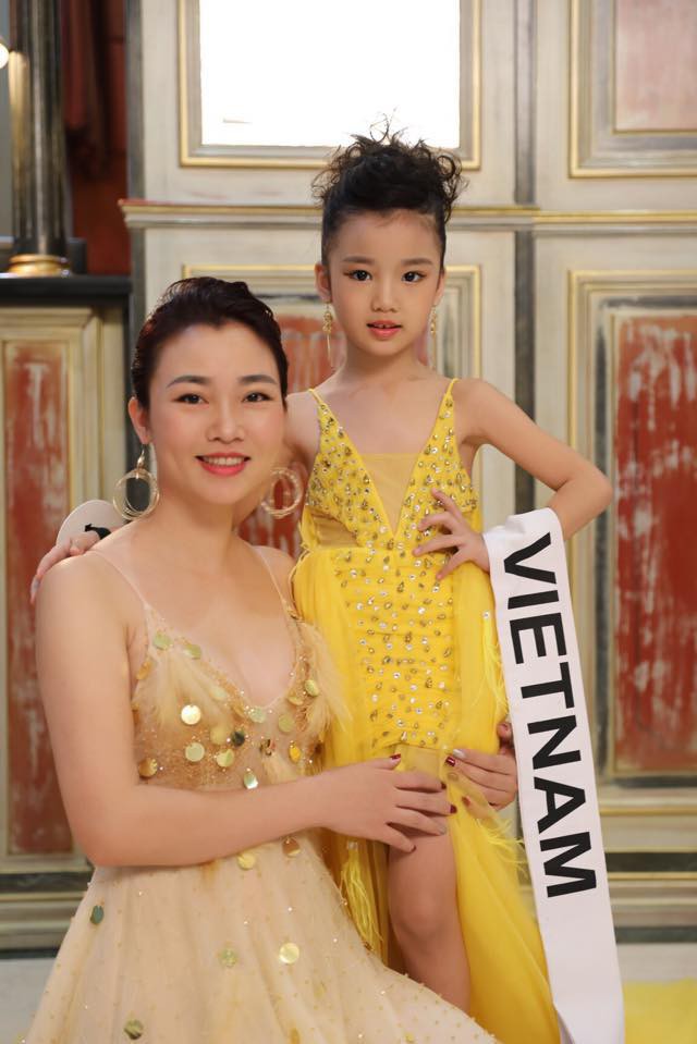 Hoa hậu hoàn vũ nhí 2019 được đón bằng xe sang dát vàng khi trở về Việt Nam - Ảnh 7.