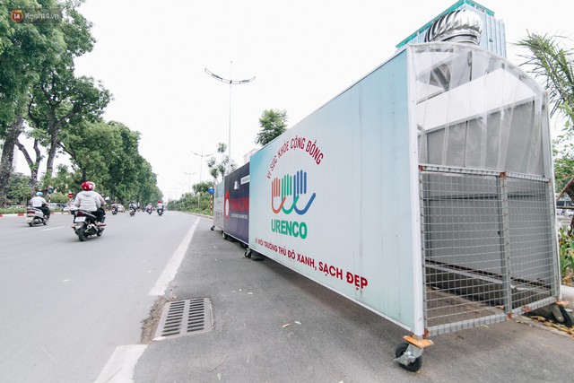 Nhiều tuyến phố ở Hà Nội xuất hiện những ngôi nhà di động cho xe rác - Ảnh 2.