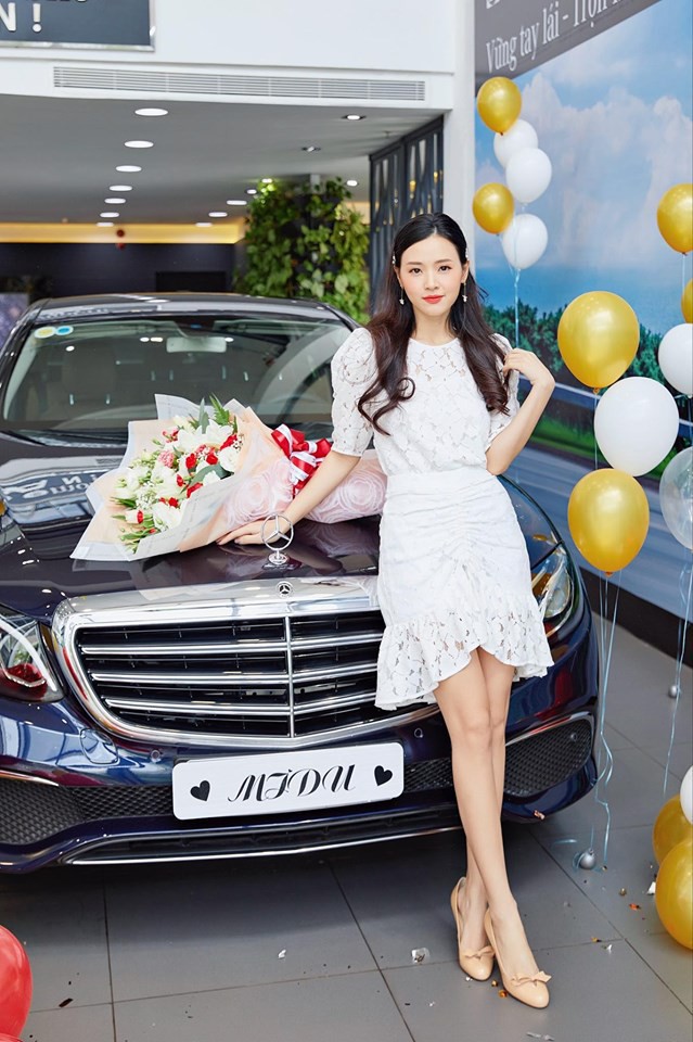 Thuý Vi băn khoăn nên mua xe Audi hay BMW, dân mạng vào “thả” nhẹ comment: Midu mới tậu Mercedes” - Ảnh 2. Thuý Vi băn khoăn nên mua xe Audi hay BMW, dân mạng vào “thả” nhẹ comment: Midu mới tậu Mercedes” - Ảnh 2.